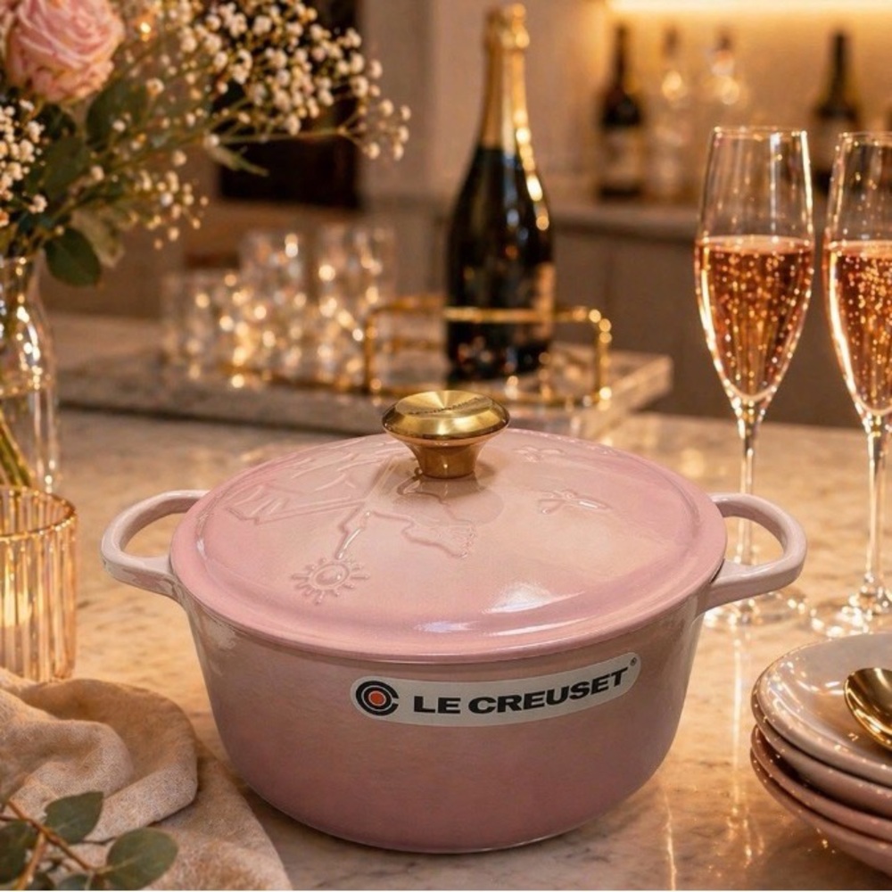 NEW Le Creuset Wicked Glinda Shell Pink Round 4.5 qt Dutch Oven Limited Edition
